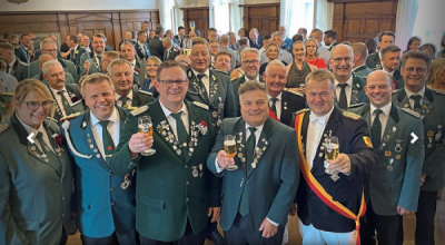 Bundesfest verbindet: Lippstädter Schützenfamilie setzt im Rathaus „starkes Zeichen